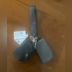 BNWT Lululemon dual pouch wristlet black and silver